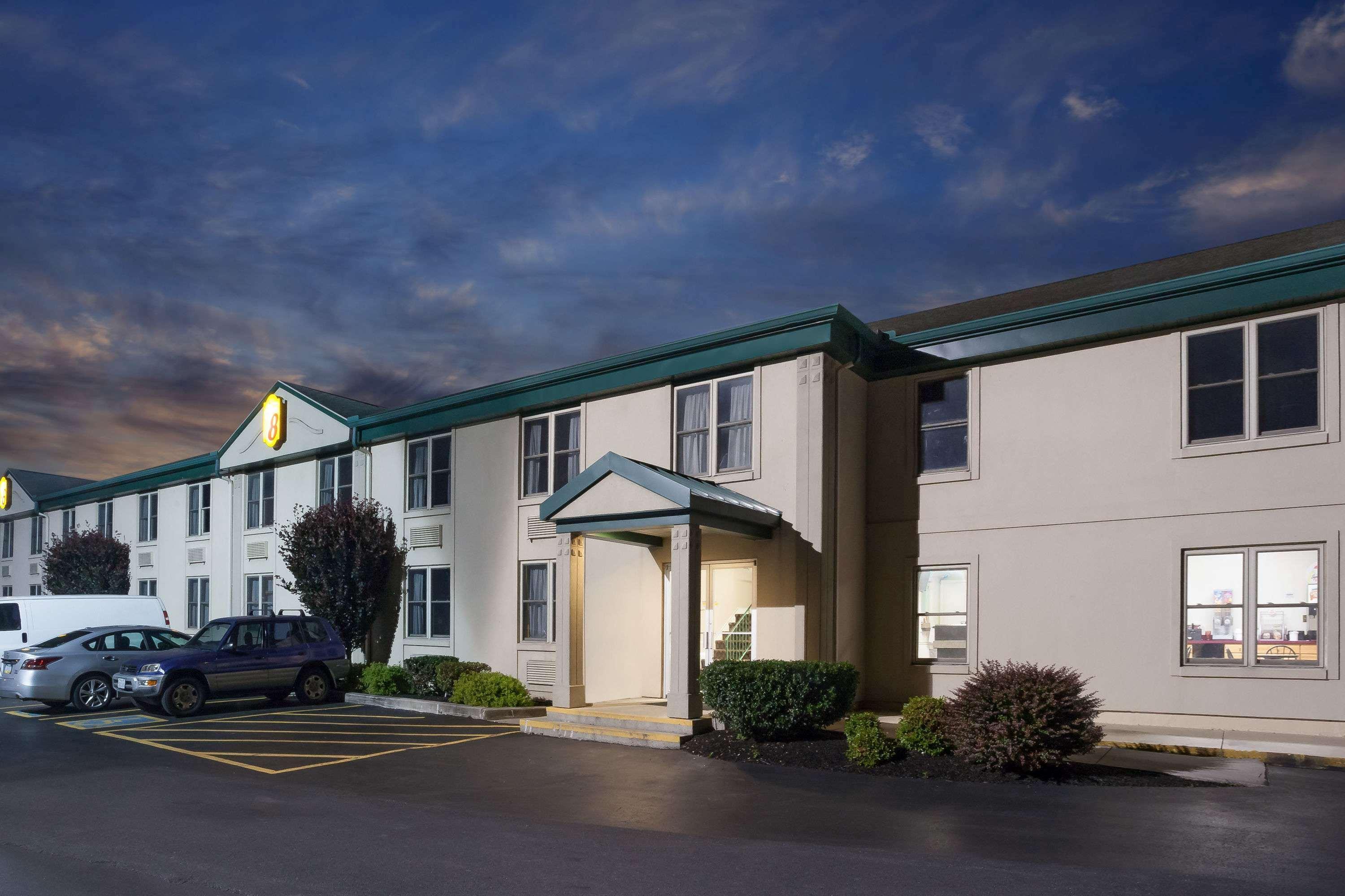 Super 8 By Wyndham Harrisburg Hershey West المظهر الخارجي الصورة